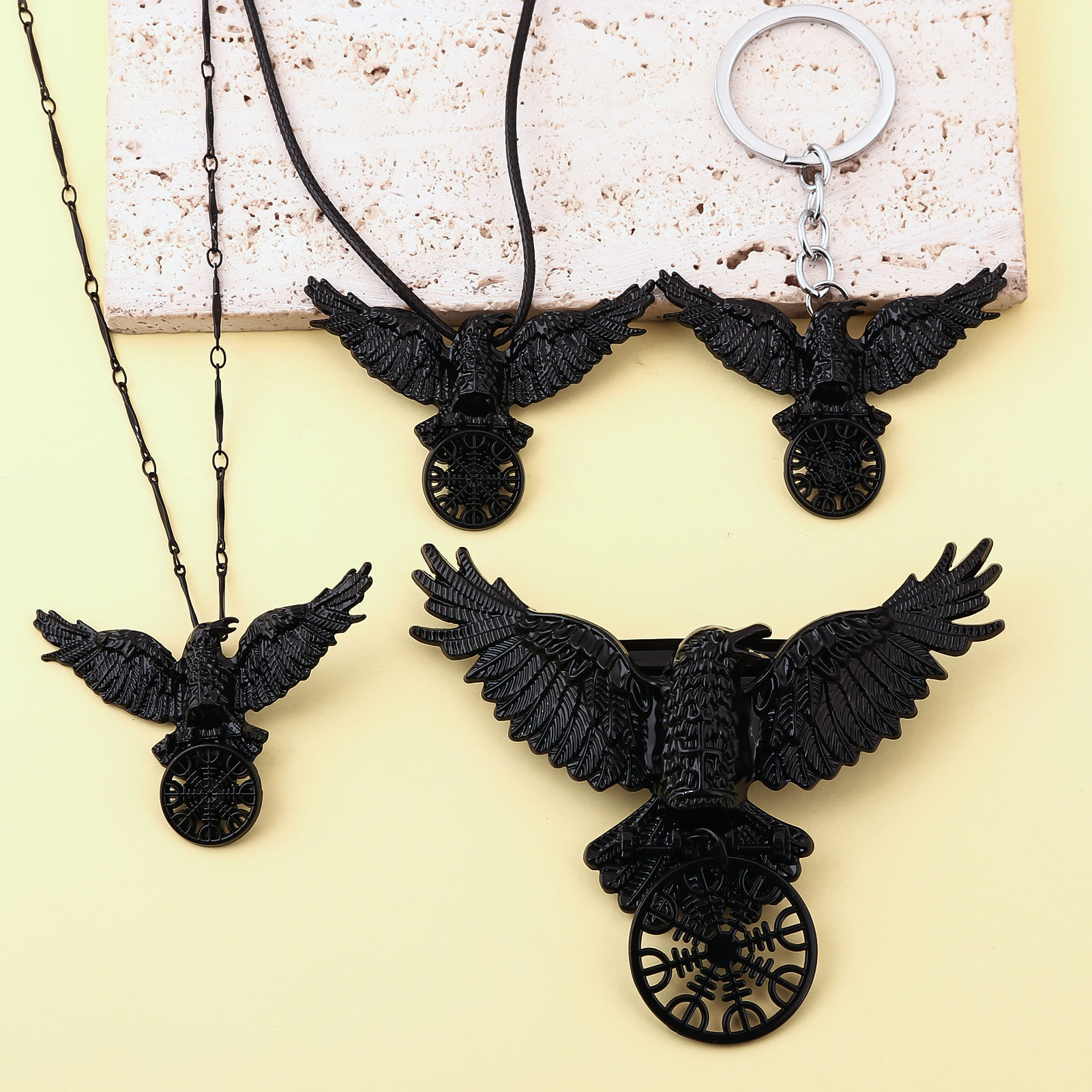 Vintage Viking Black Crow Neck - Compass Keychain Mini 评论和价格